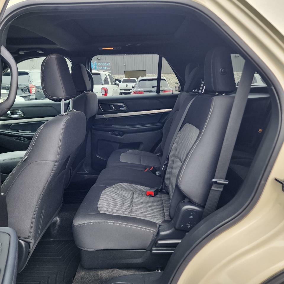 Photo 17 of this FORD EXPLORER