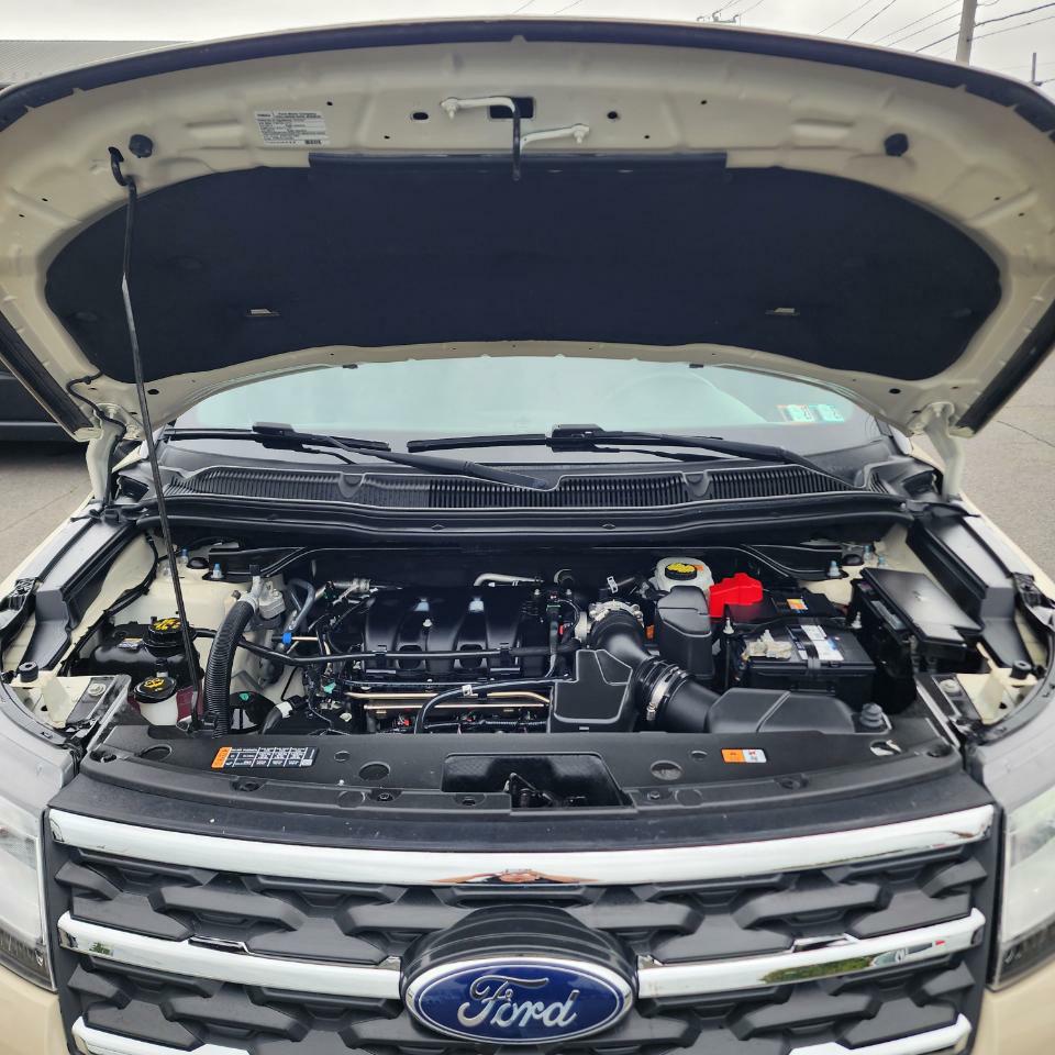 Photo 20 of this FORD EXPLORER