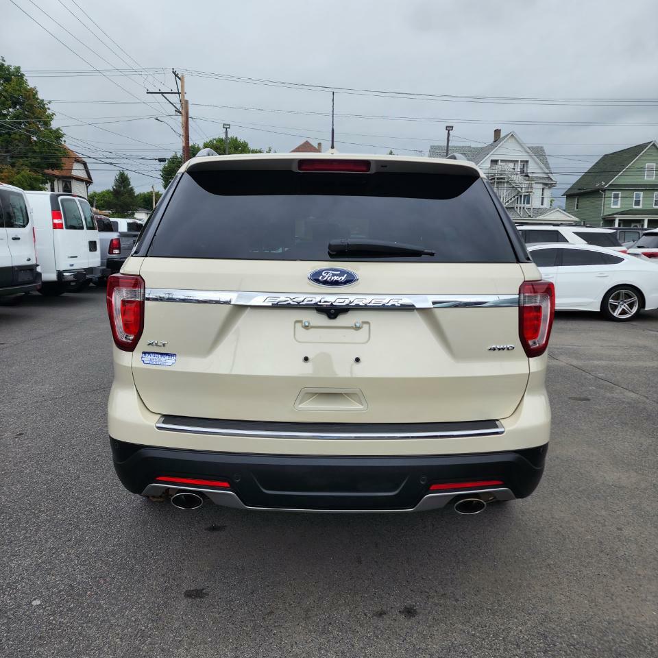 Photo 21 of this FORD EXPLORER