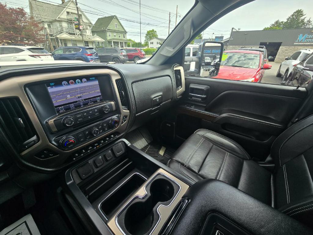 Photo 12 of this GMC SIERRA 2500HD