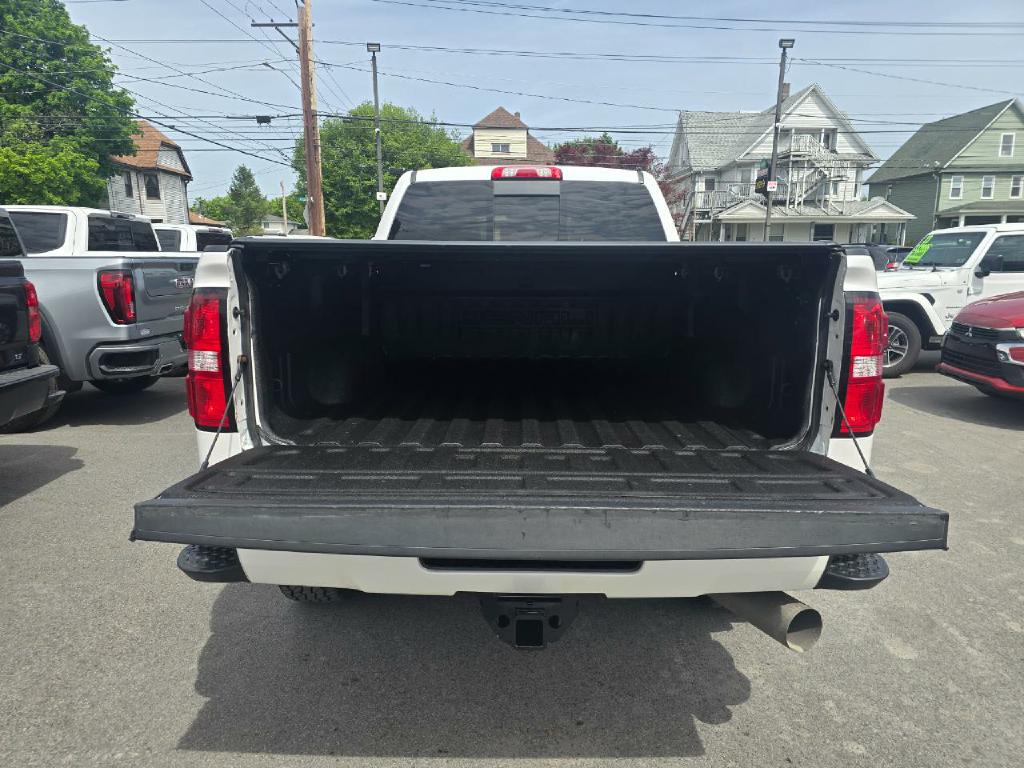 Photo 19 of this GMC SIERRA 2500HD
