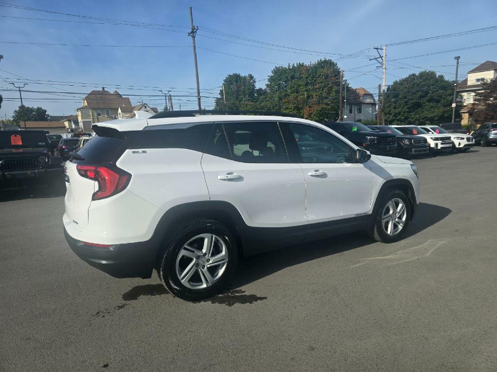 Photo 6 of this GMC TERRAIN