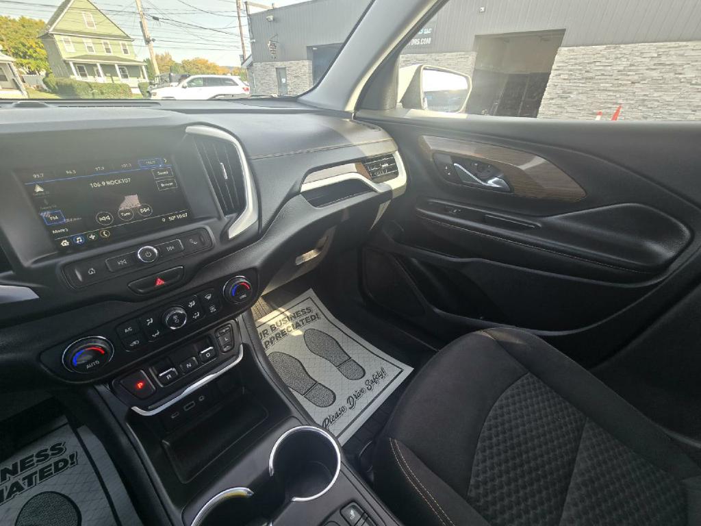 Photo 11 of this GMC TERRAIN