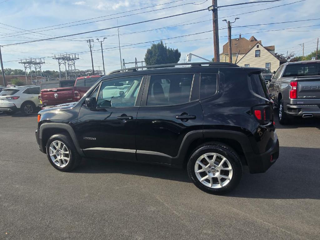 Photo 4 of this JEEP RENEGADE