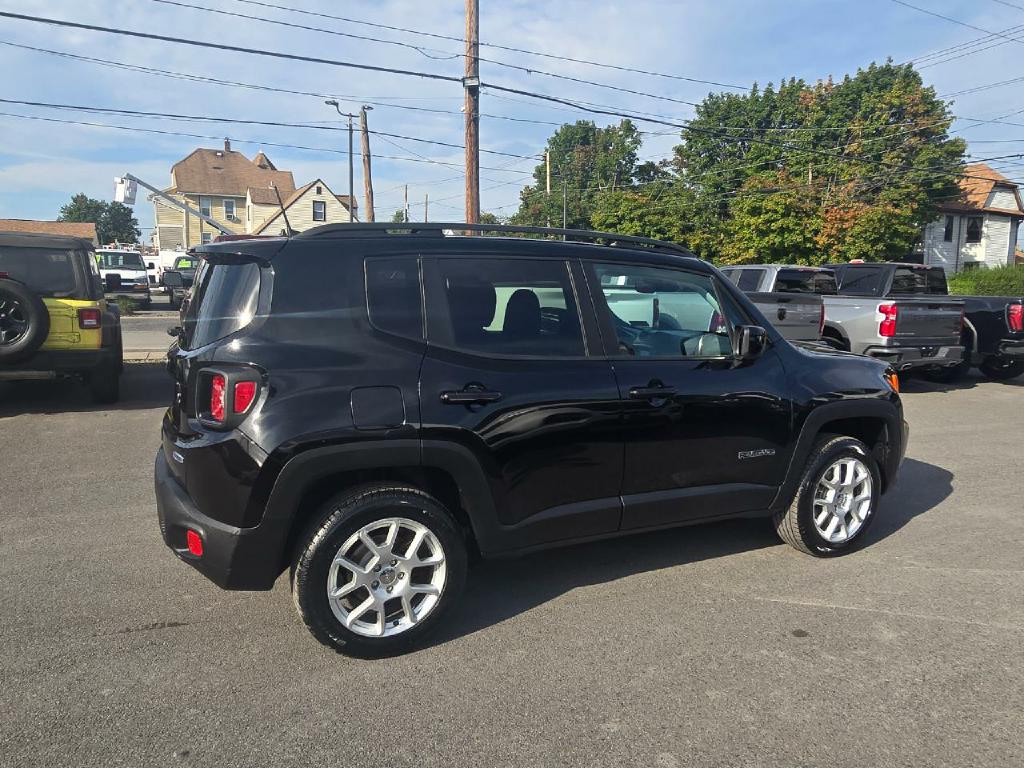 Photo 5 of this JEEP RENEGADE