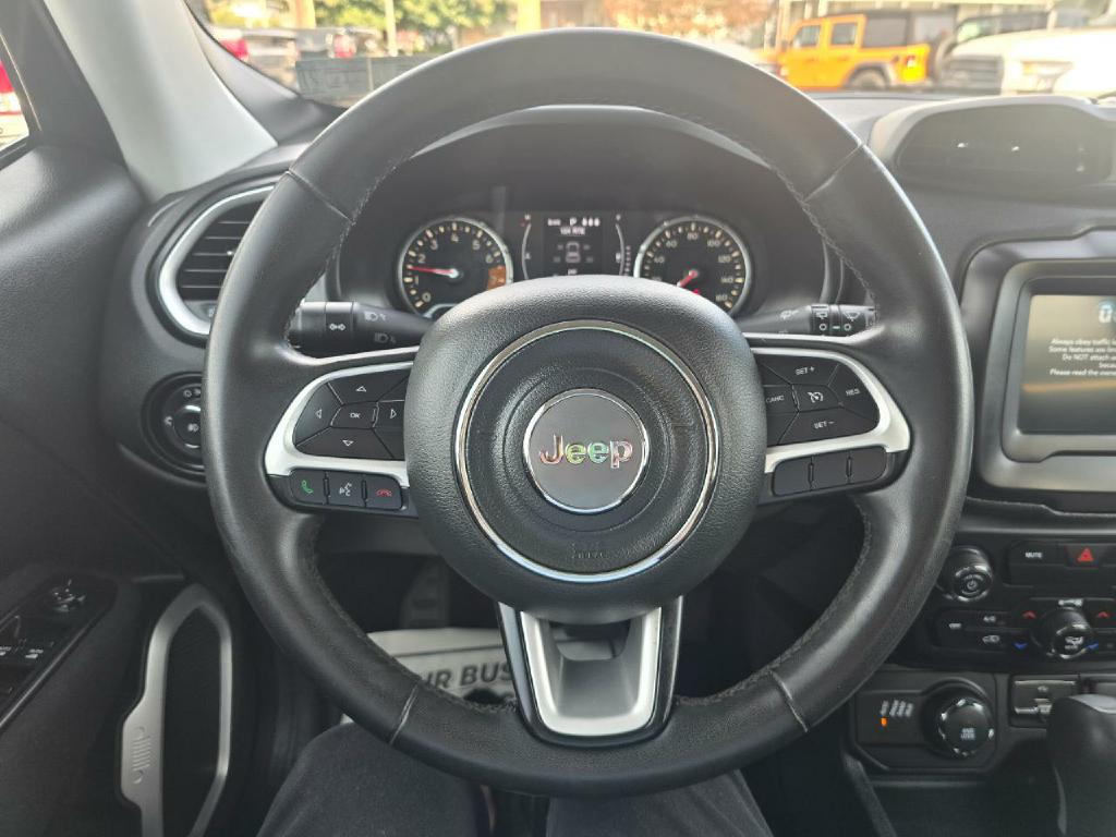 Photo 7 of this JEEP RENEGADE