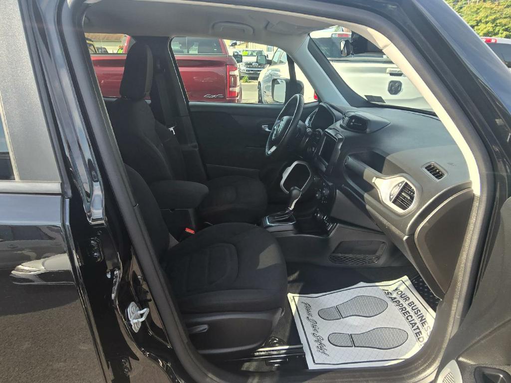 Photo 15 of this JEEP RENEGADE