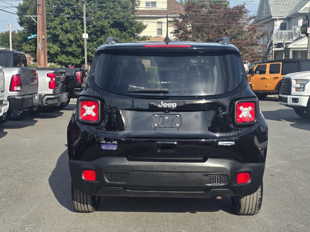 Photo 16 of this JEEP RENEGADE