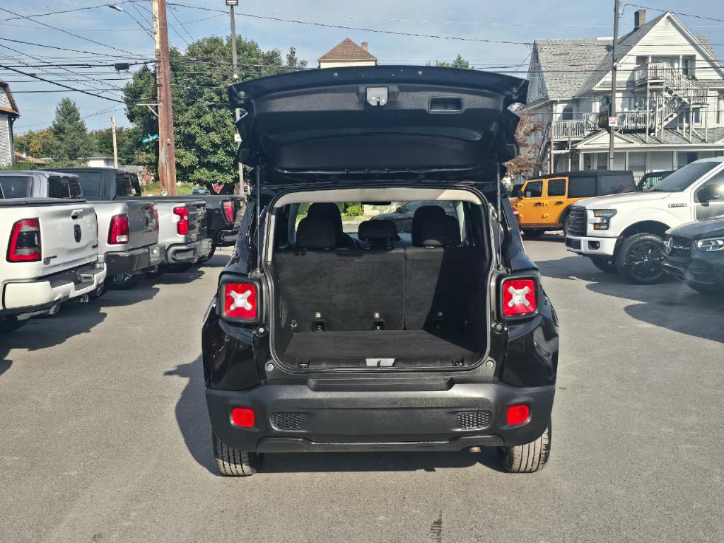 Photo 17 of this JEEP RENEGADE