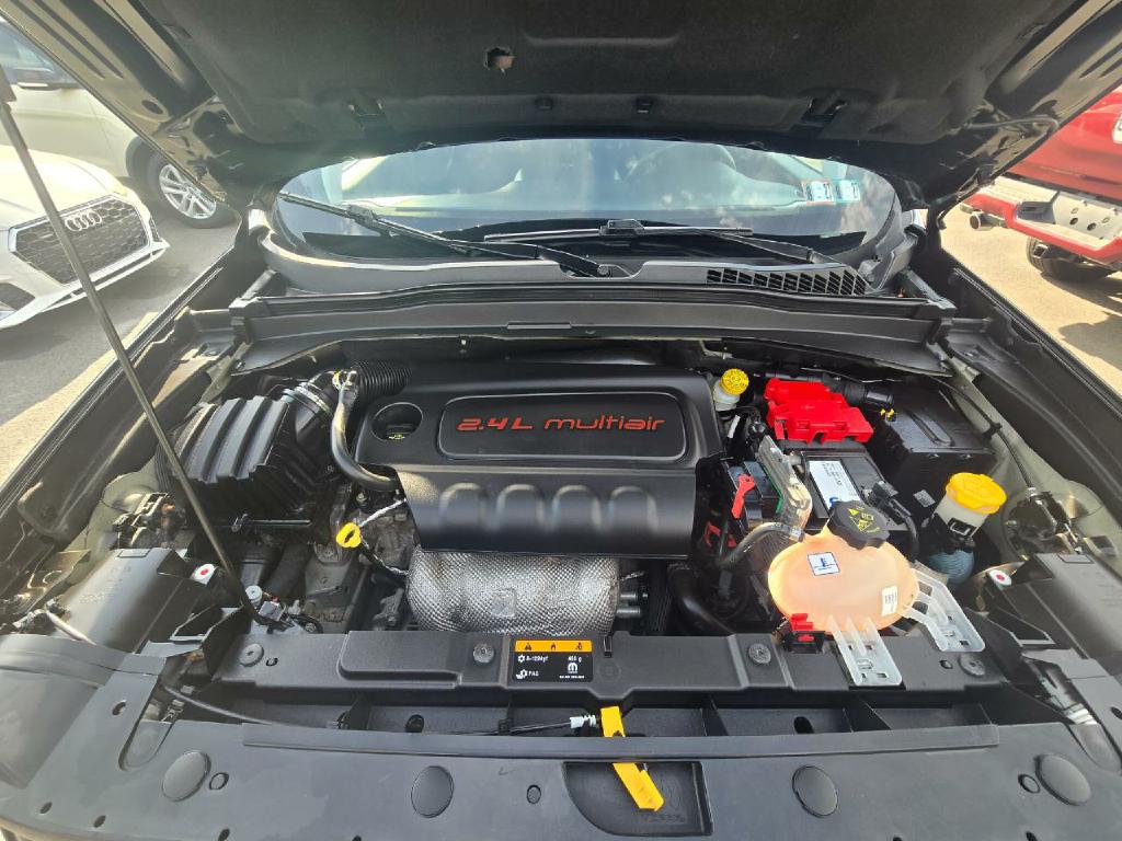 Photo 18 of this JEEP RENEGADE