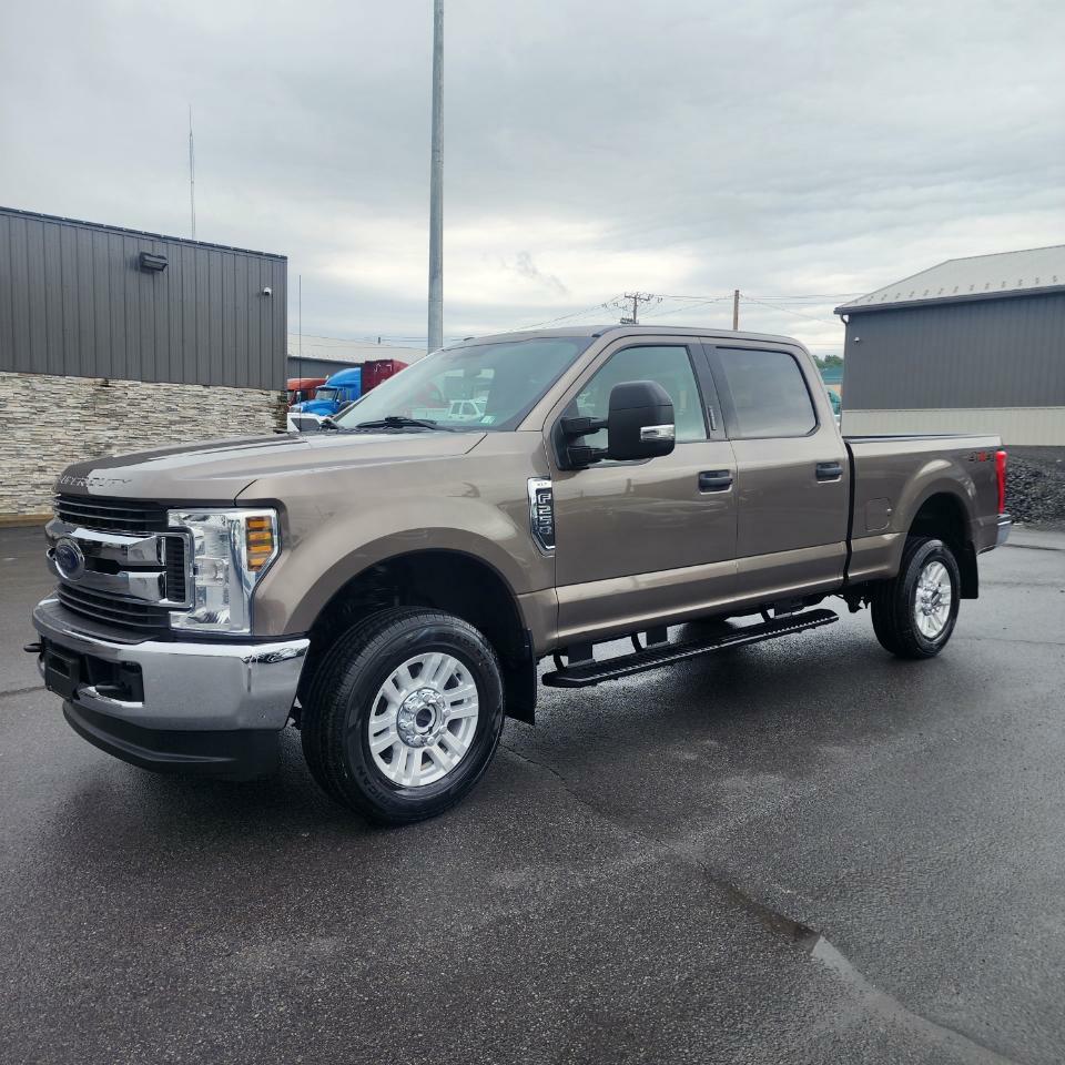 Photo 3 of this FORD F-250