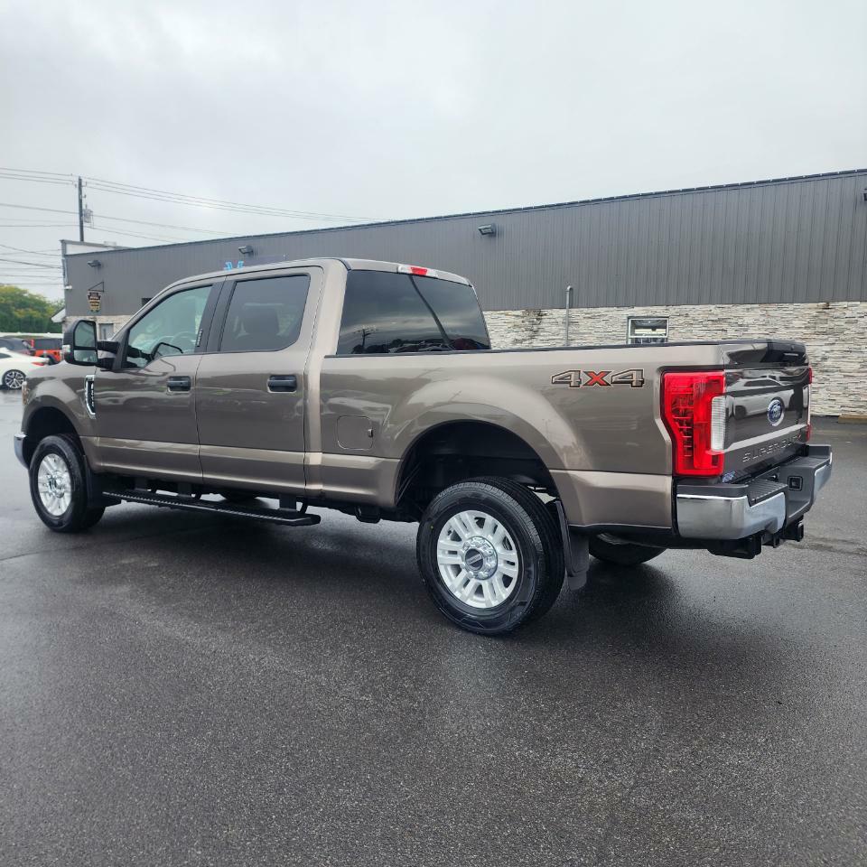 Photo 4 of this FORD F-250
