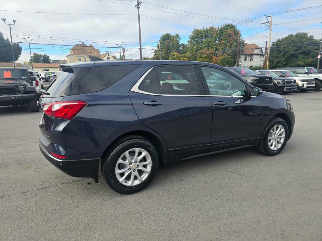 Photo 5 of this CHEVROLET EQUINOX