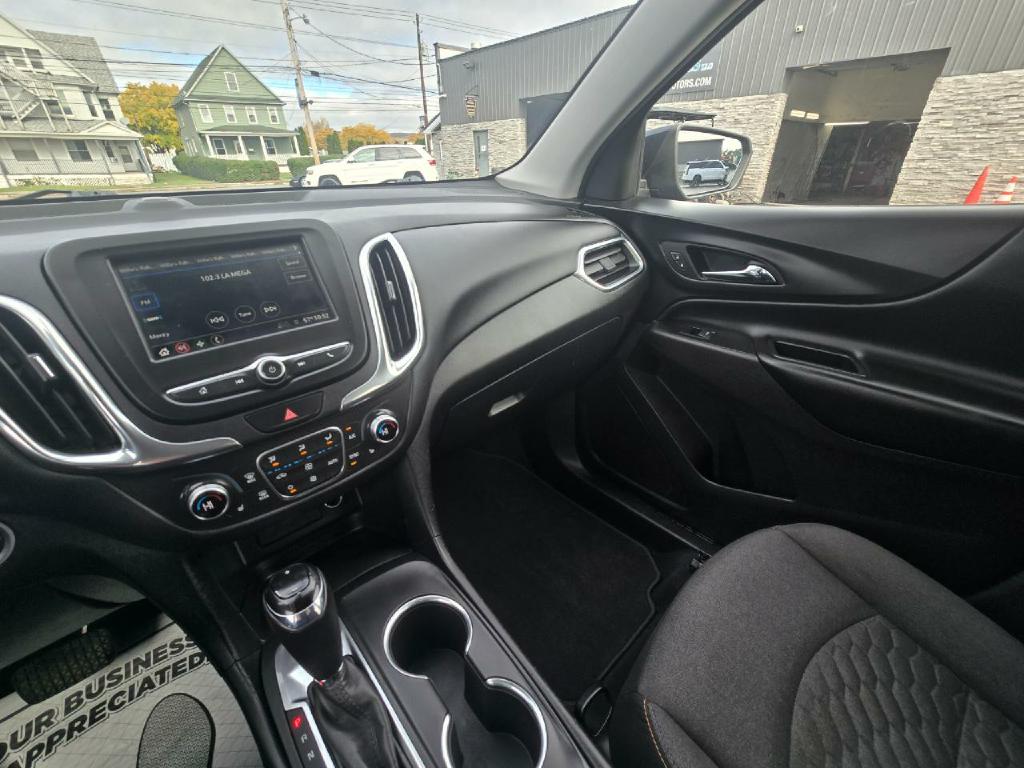 Photo 11 of this CHEVROLET EQUINOX