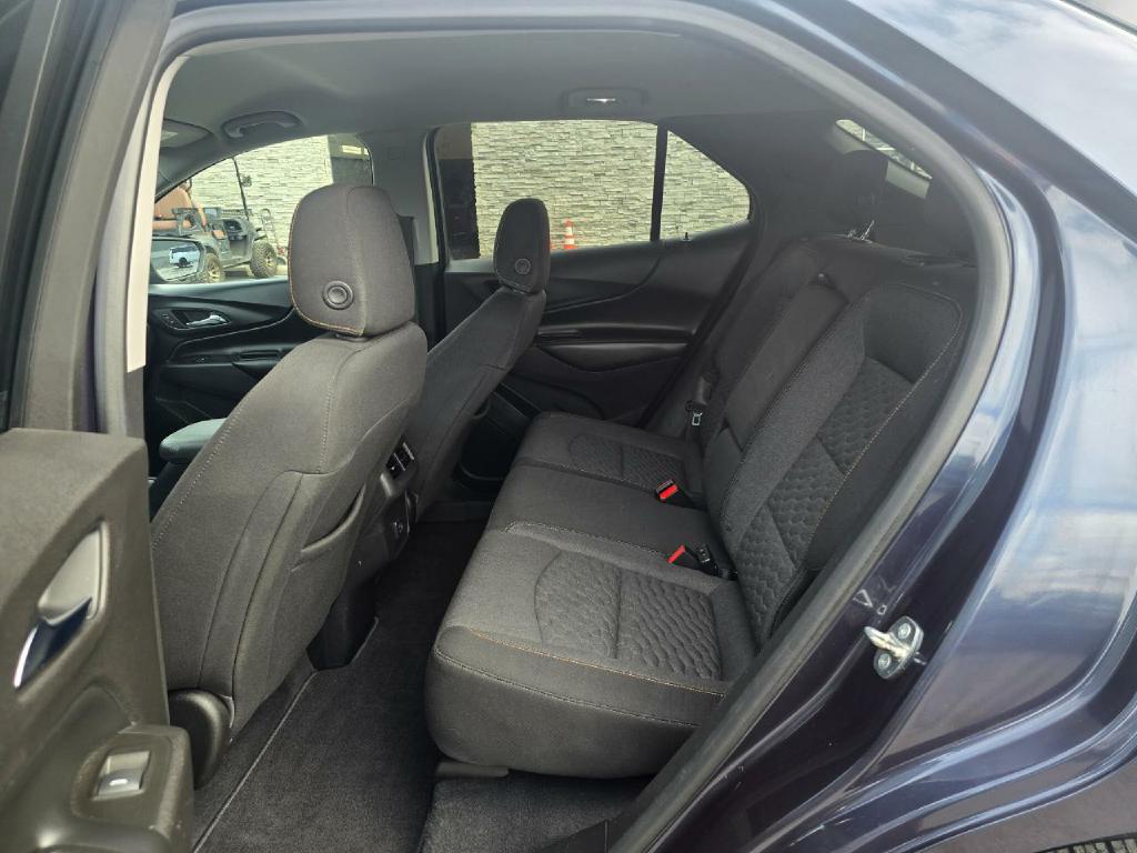 Photo 13 of this CHEVROLET EQUINOX