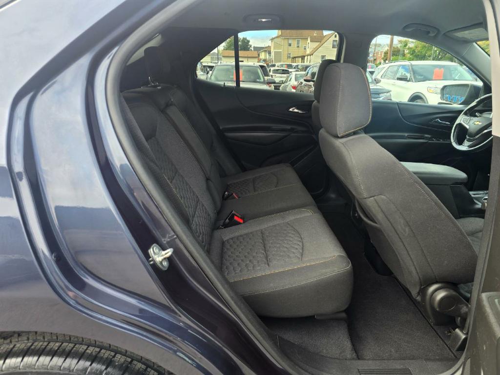 Photo 14 of this CHEVROLET EQUINOX