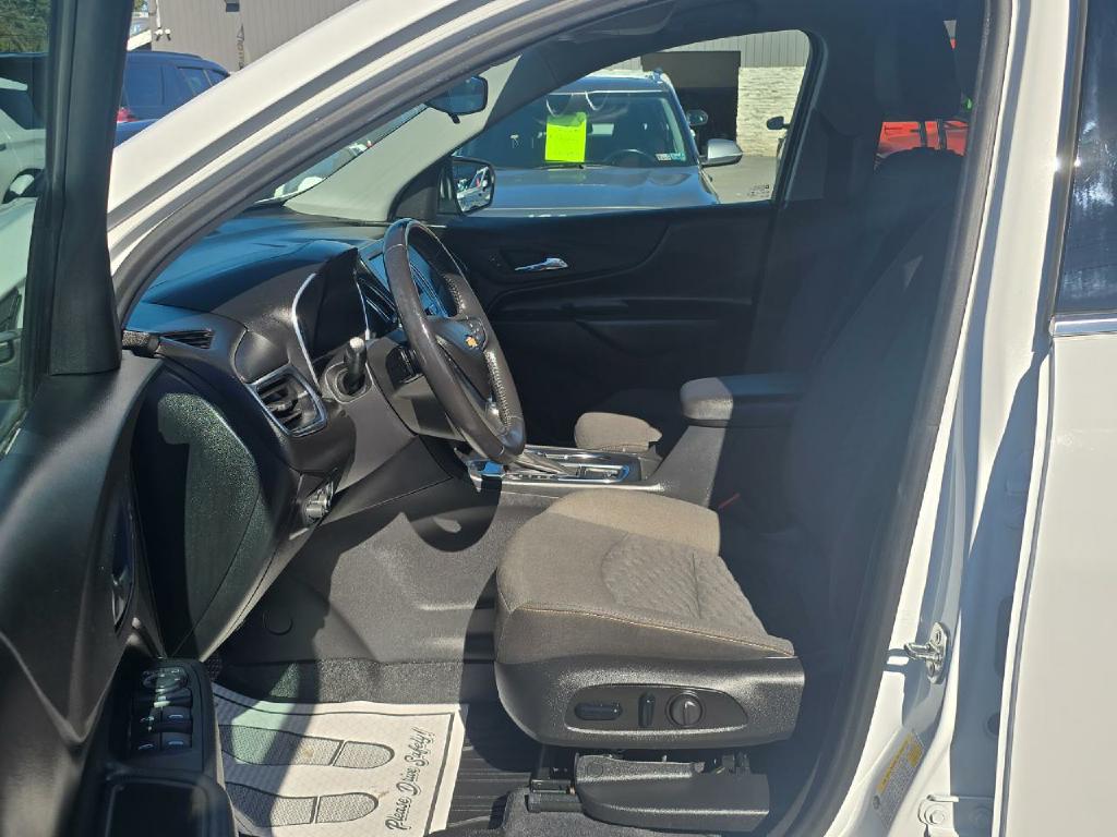 Photo 12 of this CHEVROLET EQUINOX