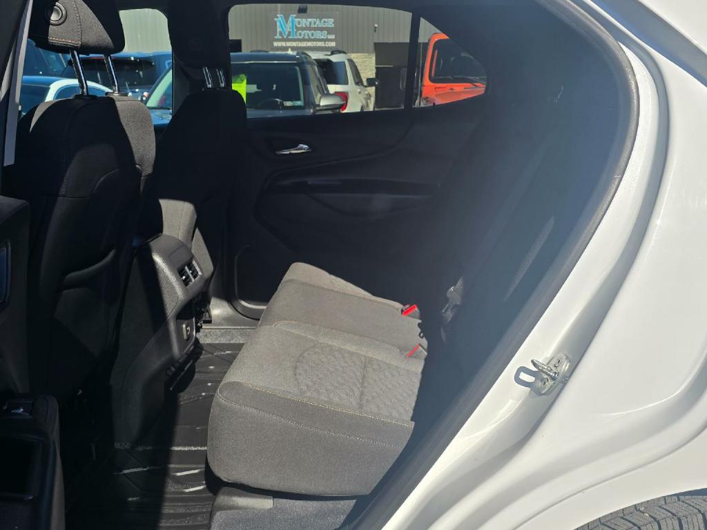 Photo 13 of this CHEVROLET EQUINOX