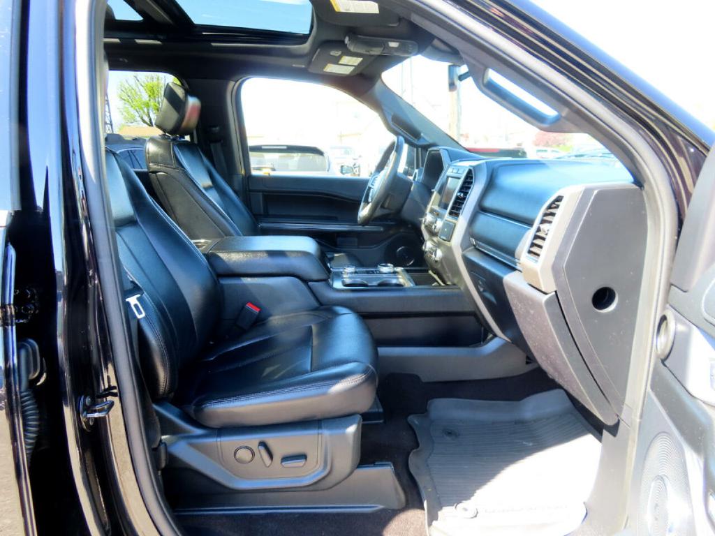 Photo 17 of this FORD EXPEDITION