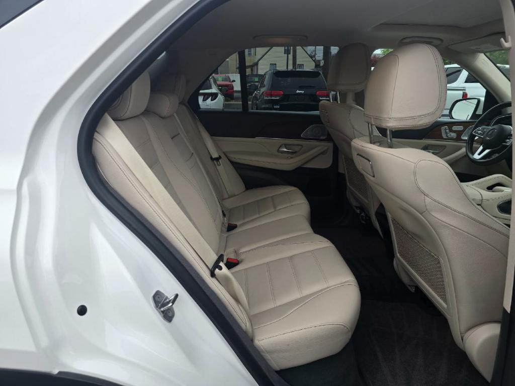 Photo 16 of this MERCEDES-BENZ GLE