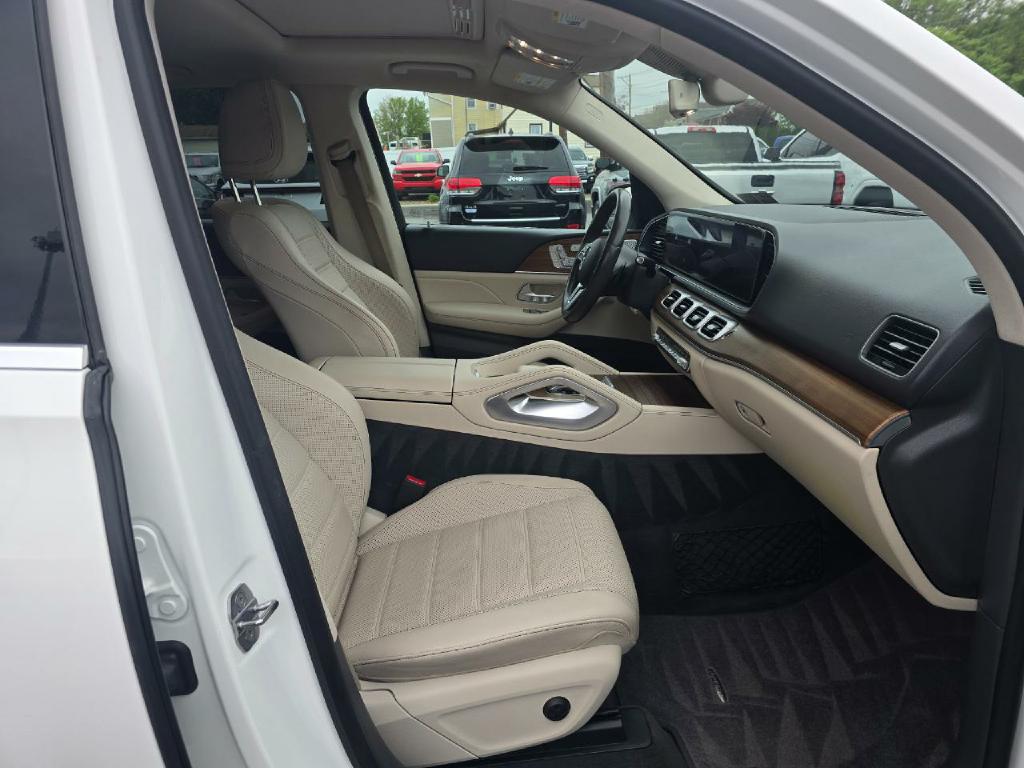 Photo 17 of this MERCEDES-BENZ GLE
