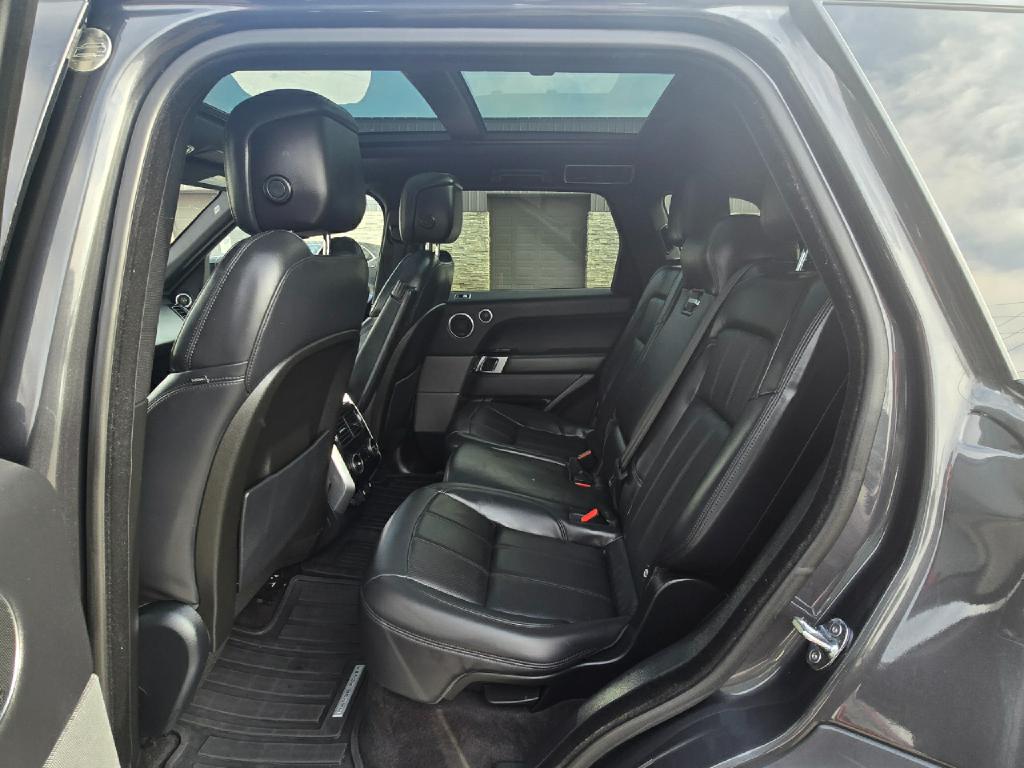 Photo 15 of this LAND ROVER RANGE ROVER SPO
