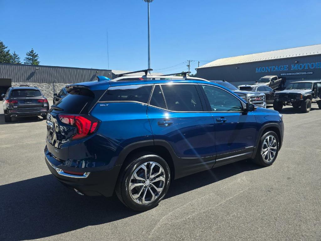 Photo 6 of this GMC TERRAIN