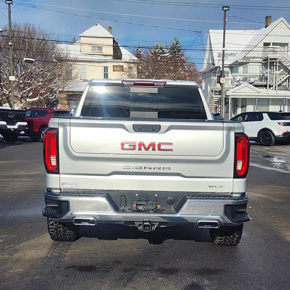 Photo 18 of this GMC SIERRA 1500