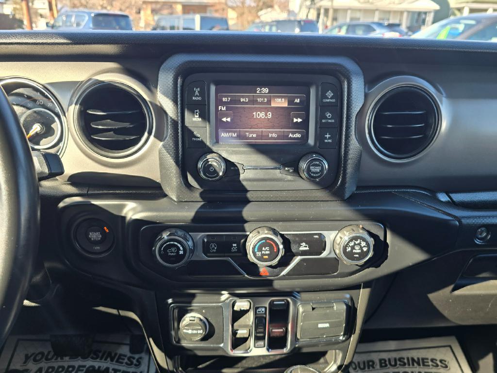 Photo 9 of this JEEP WRANGLER