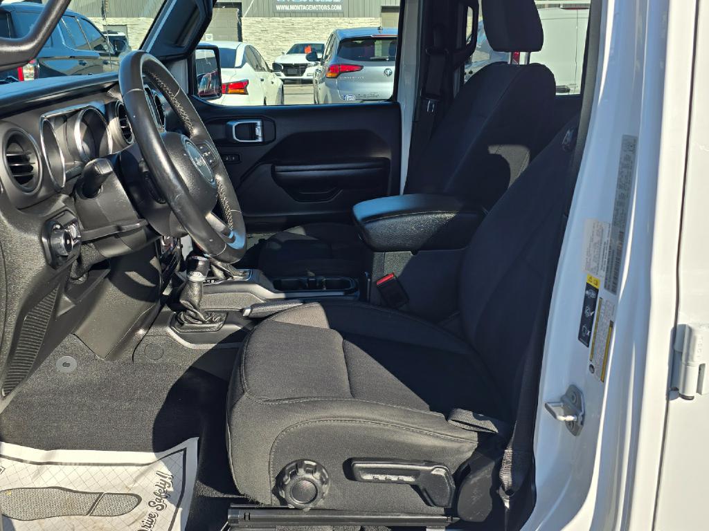 Photo 12 of this JEEP WRANGLER
