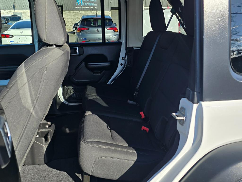Photo 13 of this JEEP WRANGLER