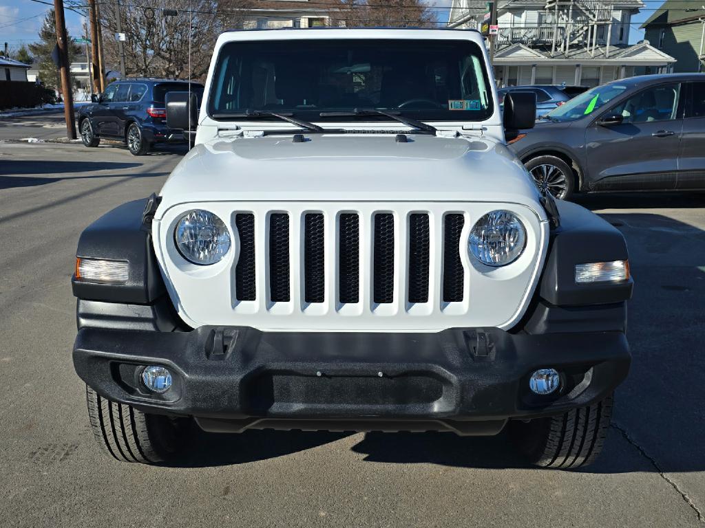 Photo 19 of this JEEP WRANGLER