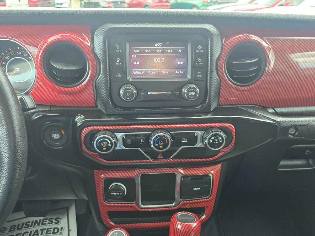 Photo 9 of this JEEP GLADIATOR