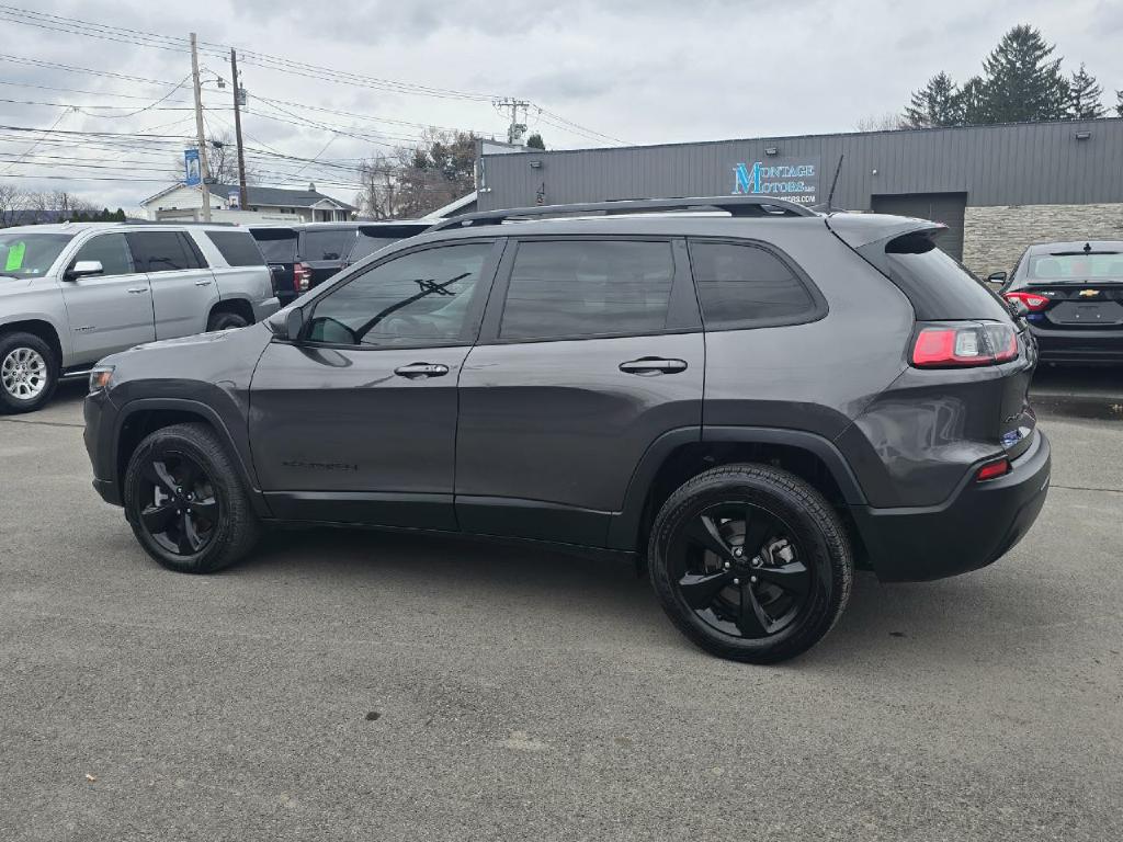 Photo 4 of this JEEP CHEROKEE