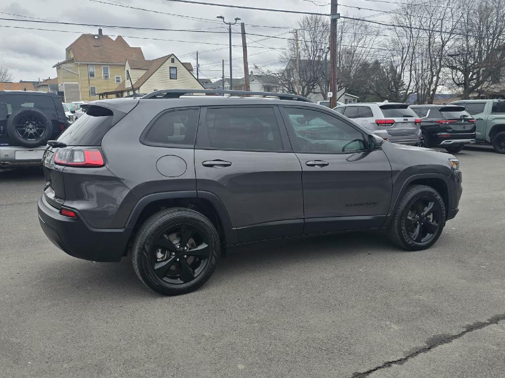 Photo 5 of this JEEP CHEROKEE