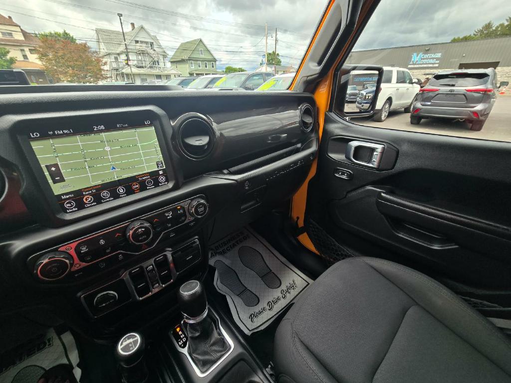 Photo 12 of this JEEP WRANGLER