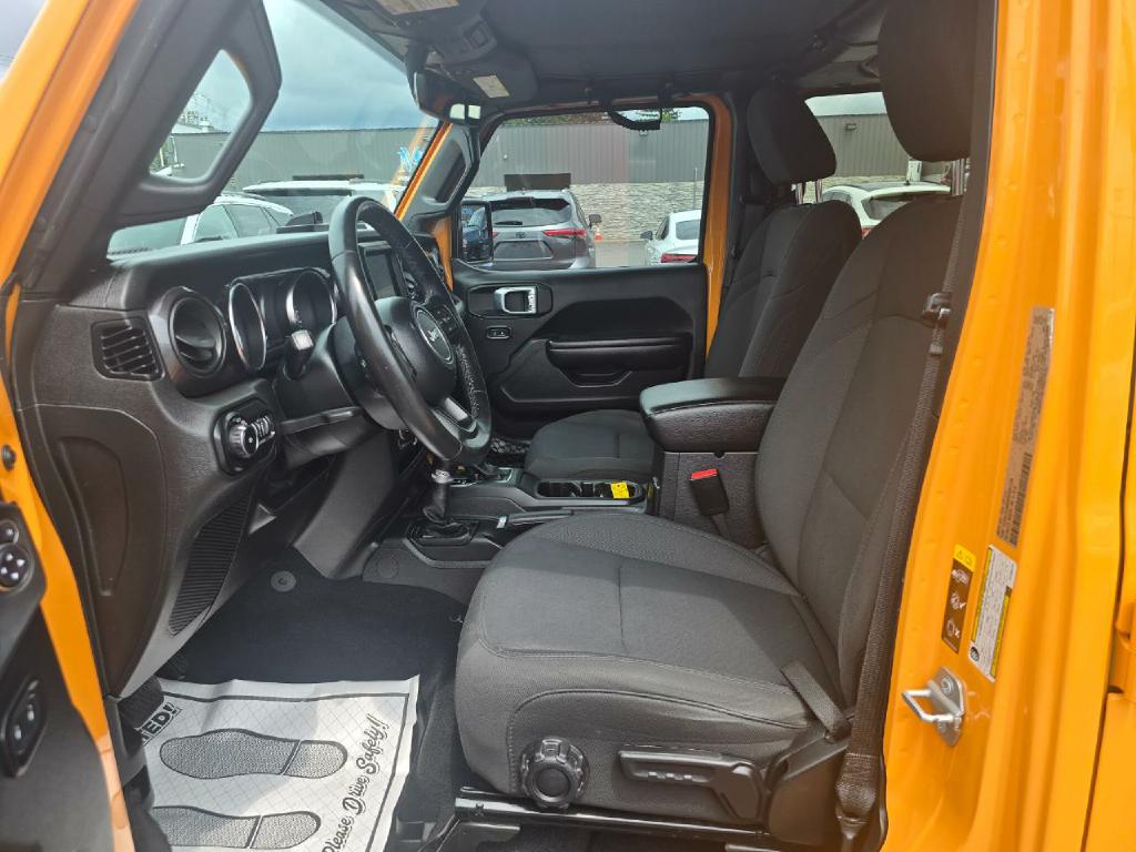 Photo 13 of this JEEP WRANGLER