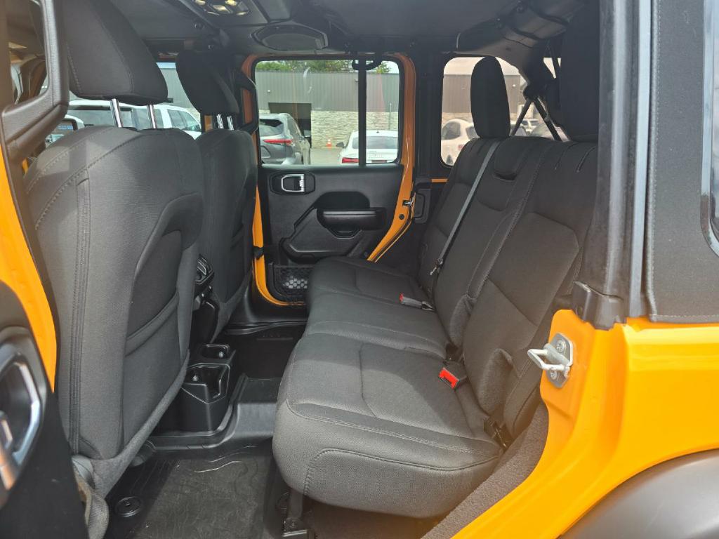 Photo 14 of this JEEP WRANGLER