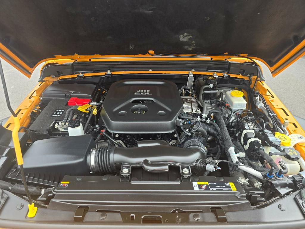 Photo 19 of this JEEP WRANGLER