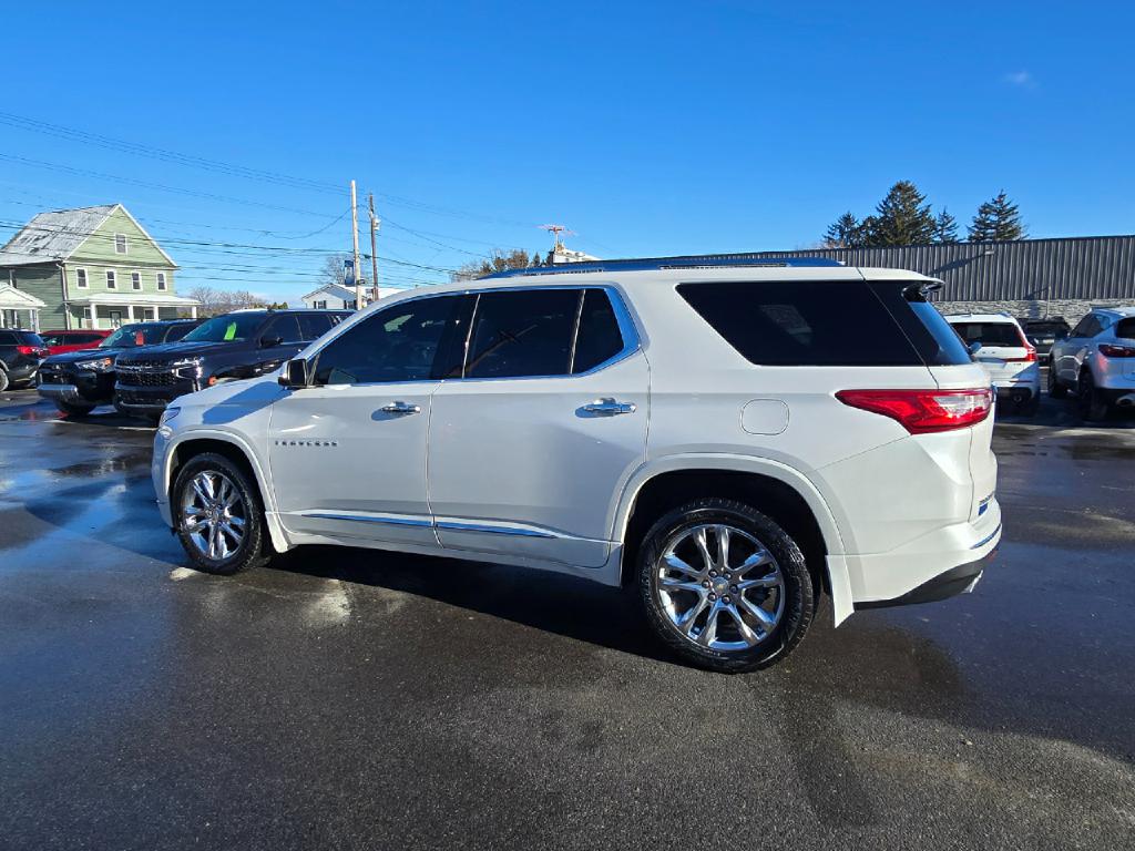 Photo 4 of this CHEVROLET TRAVERSE