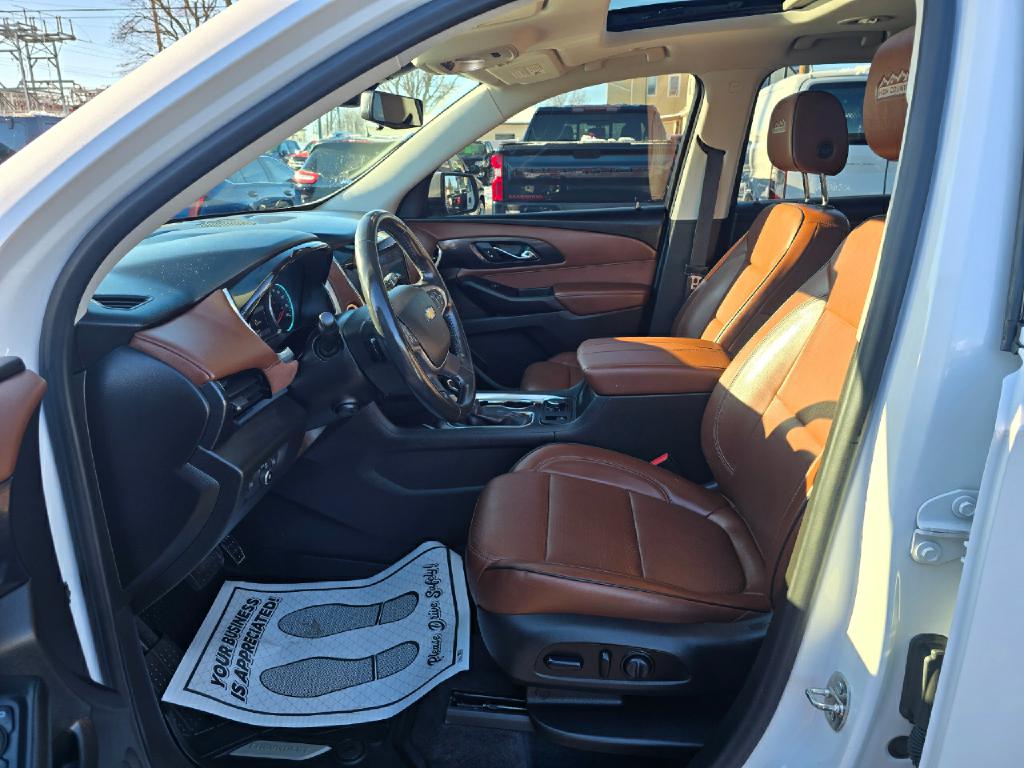 Photo 14 of this CHEVROLET TRAVERSE