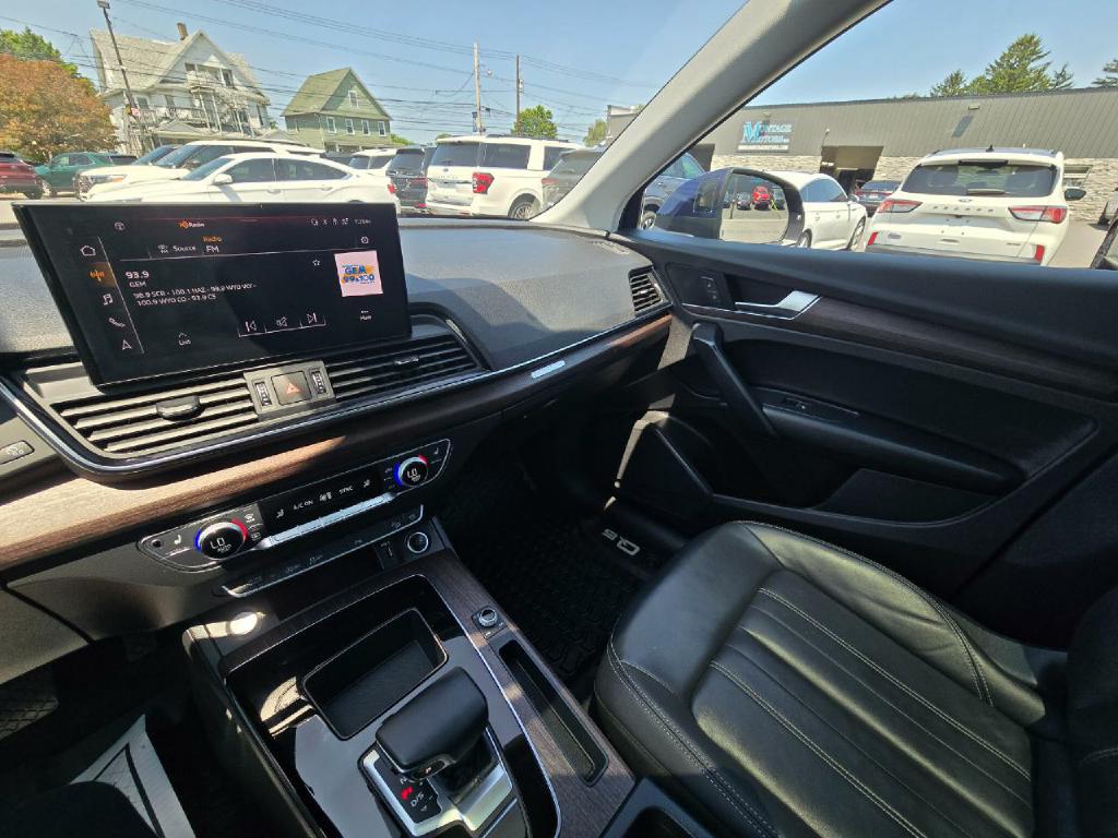 Photo 11 of this AUDI Q5