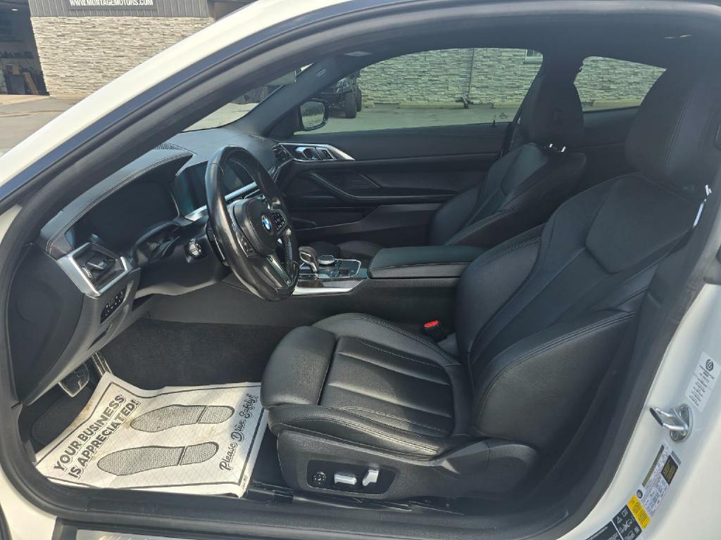 Photo 14 of this BMW 4 SERIES