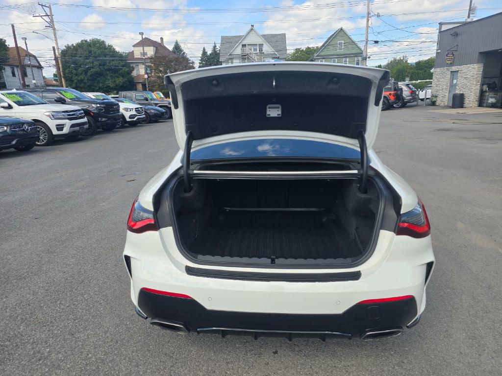 Photo 19 of this BMW 4 SERIES