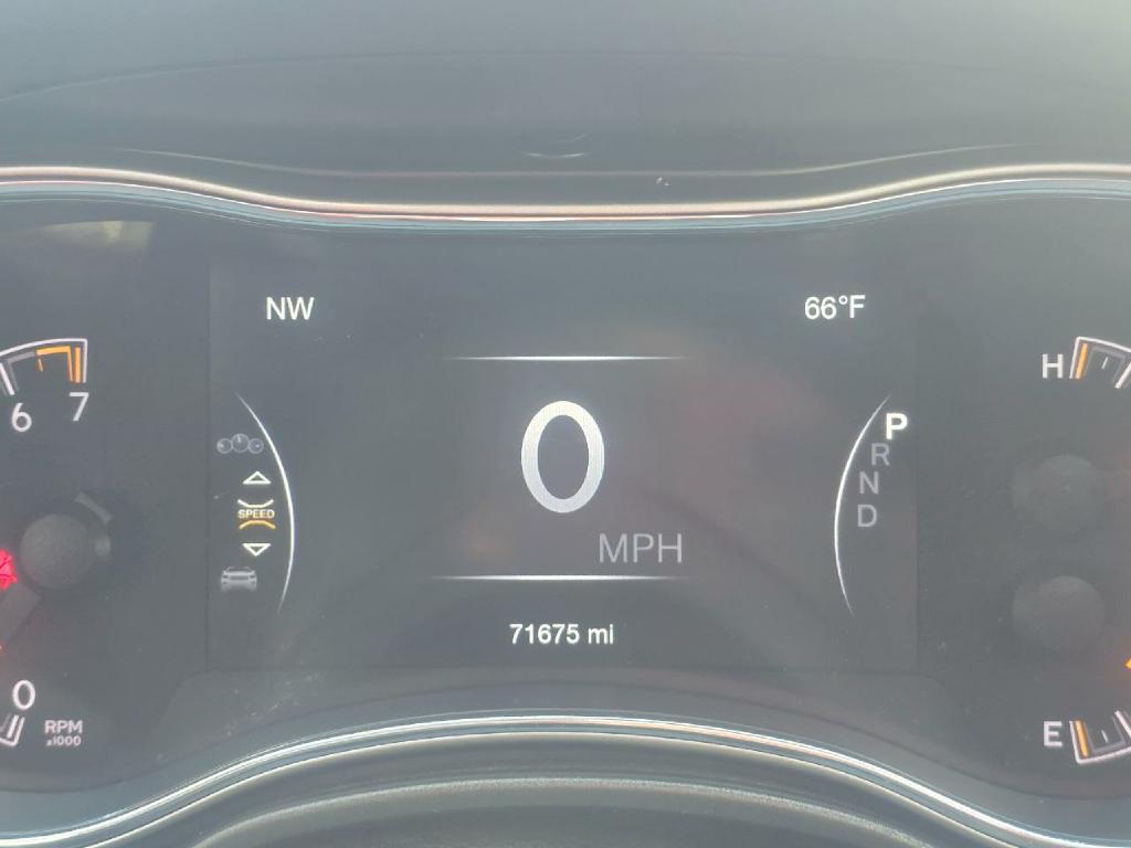 Photo 8 of this JEEP GRAND CHEROKEE