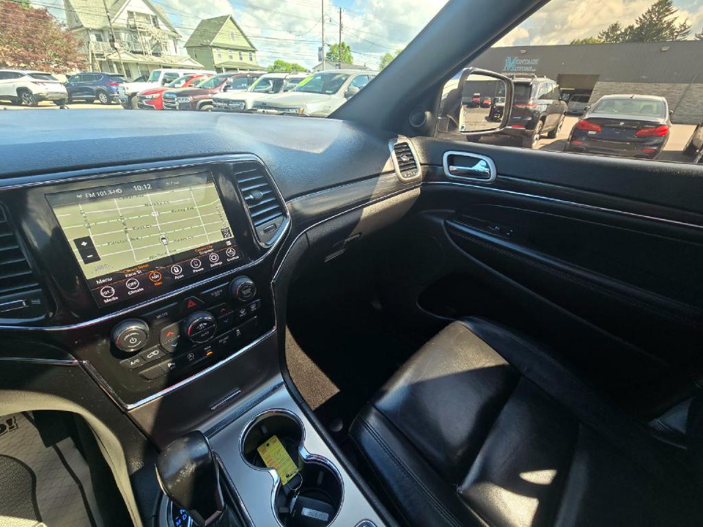 Photo 12 of this JEEP GRAND CHEROKEE