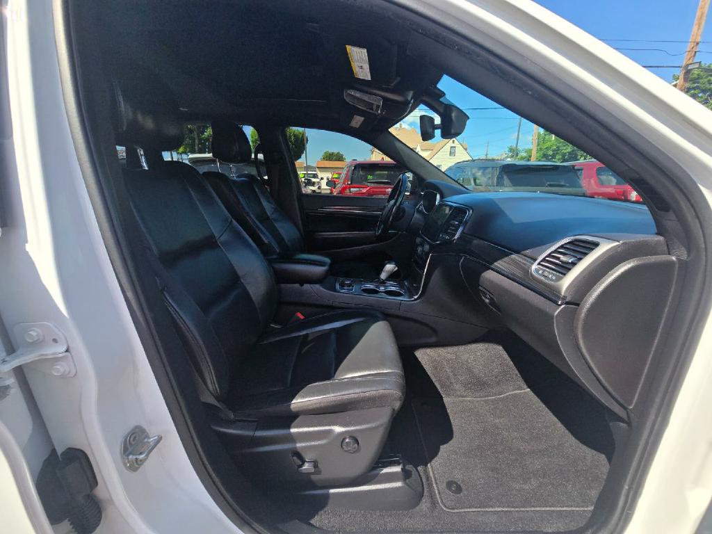 Photo 16 of this JEEP GRAND CHEROKEE