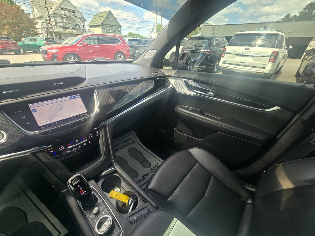 Photo 12 of this CADILLAC XT6