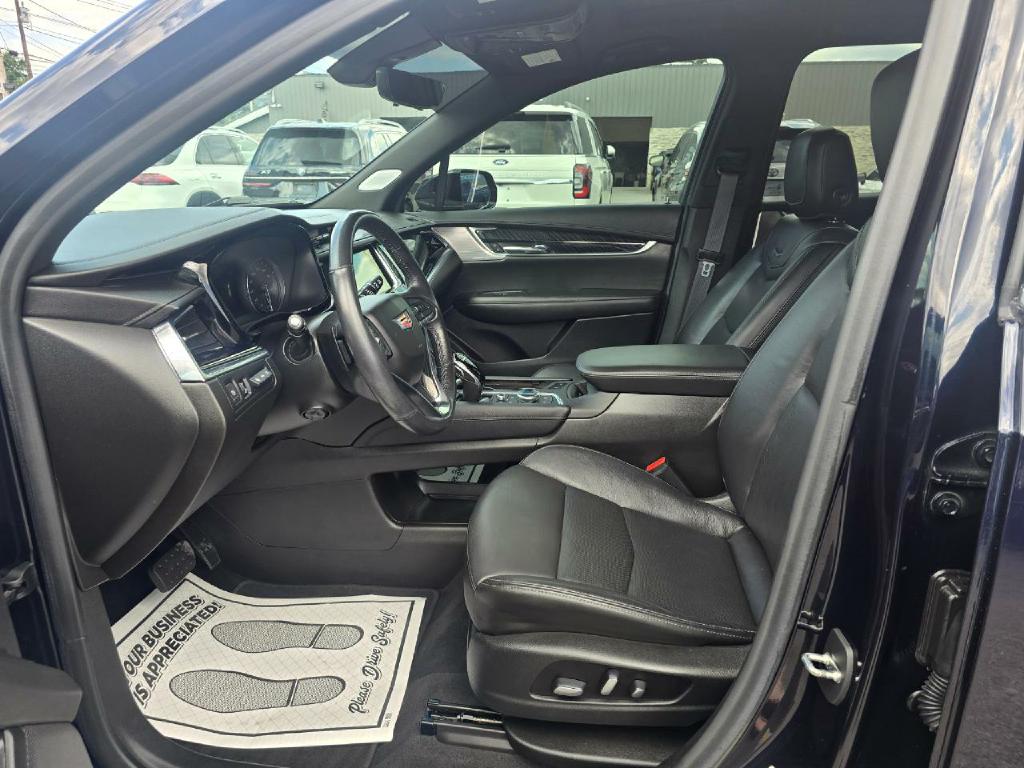 Photo 14 of this CADILLAC XT6