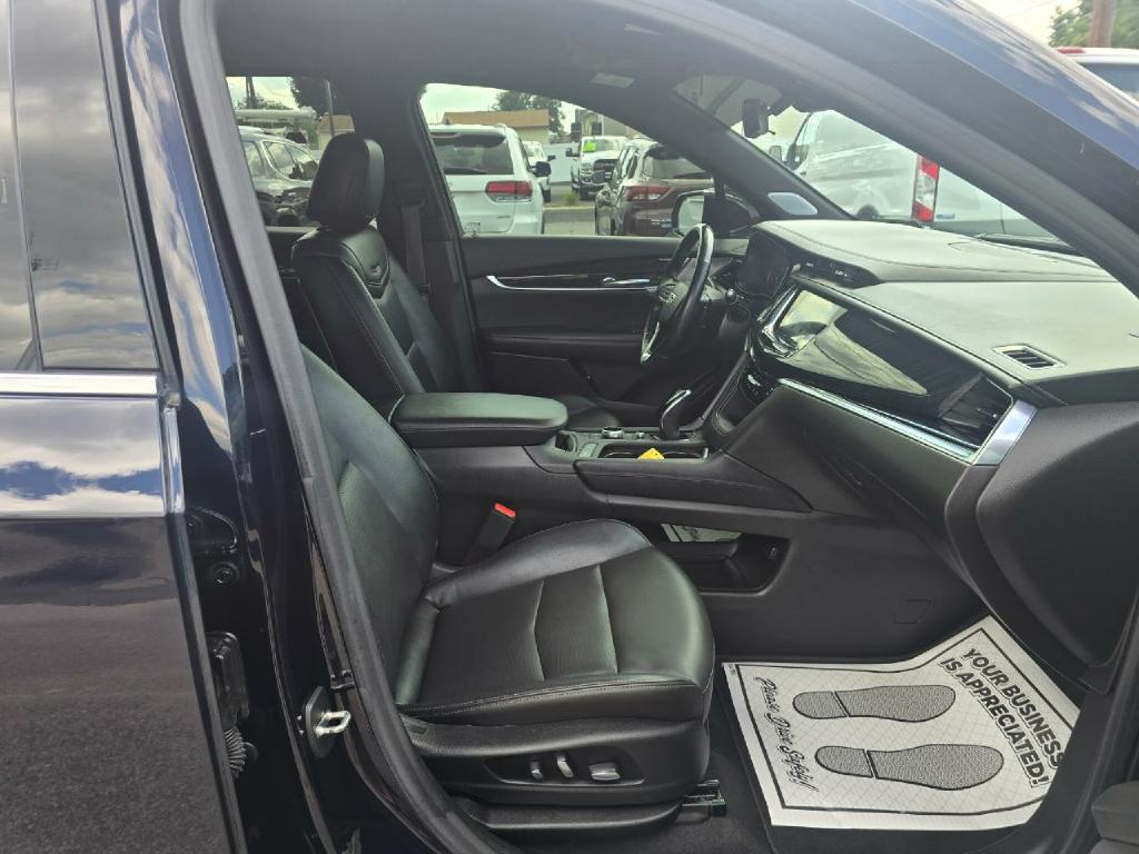 Photo 19 of this CADILLAC XT6